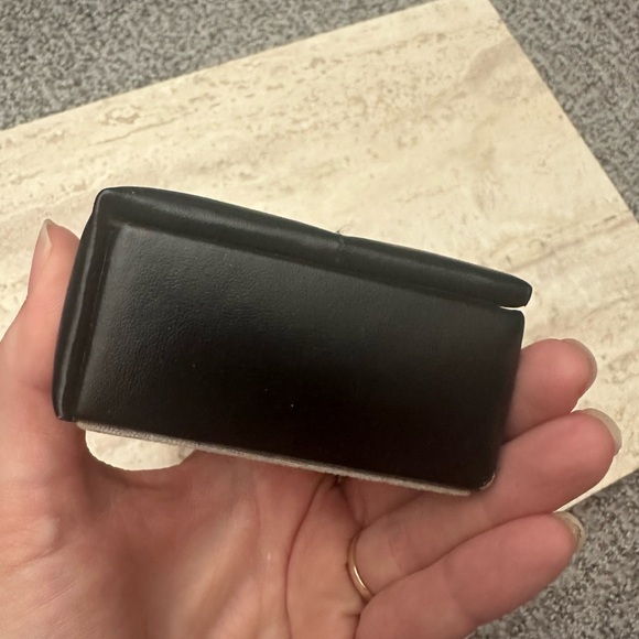 Wolf Lusterloc Travel Jewelry Box black Quilted design - Picture 5 of 10